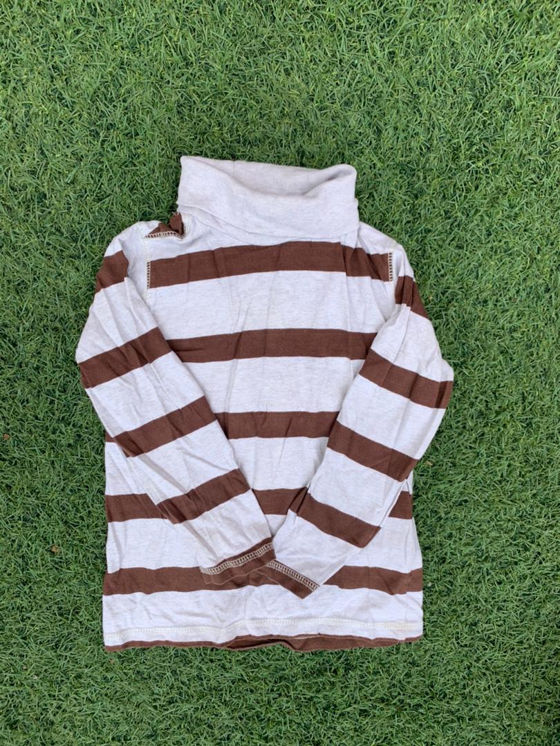 Brown and cream turtle neck size 5years