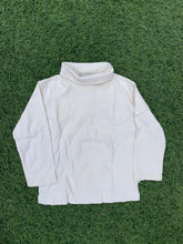 Load image into Gallery viewer, Cream turtle neck size 3-4years
