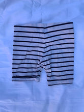 Load image into Gallery viewer, F&amp;F striped baby girl&#39;s short size 2-3years
