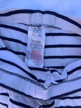 Load image into Gallery viewer, F&amp;F striped baby girl&#39;s short size 2-3years
