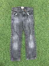 Load image into Gallery viewer, Gap kid Grey stonewash jean size 5-6years
