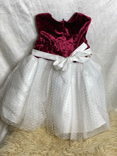 Load image into Gallery viewer, Macy&#39;s beautiful Deep Red Velvet and White Exquisite Tulle Dress Girl&#39;s 12 months

