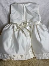 Load image into Gallery viewer, Children&#39;s Salon Beautiful Cream Silk Lined Princess Dress - 12 months
