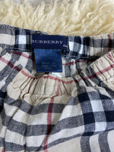 Load image into Gallery viewer, Burberry Classic Shorts Boys - 6 Months
