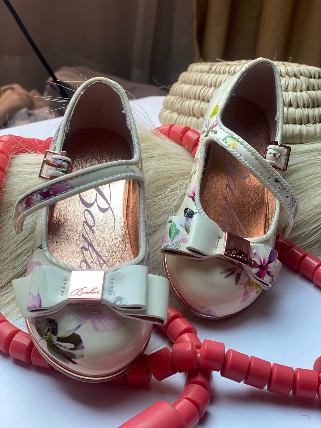 Baker (UK) - Beautiful Dressy shoes - Girl's size toddler 7UK/24 EU
