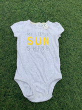 Load image into Gallery viewer, Little sun shine bodysuit size 4-8months
