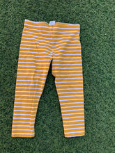 Load image into Gallery viewer, M&amp;S yellow and white leggings size 3-4years
