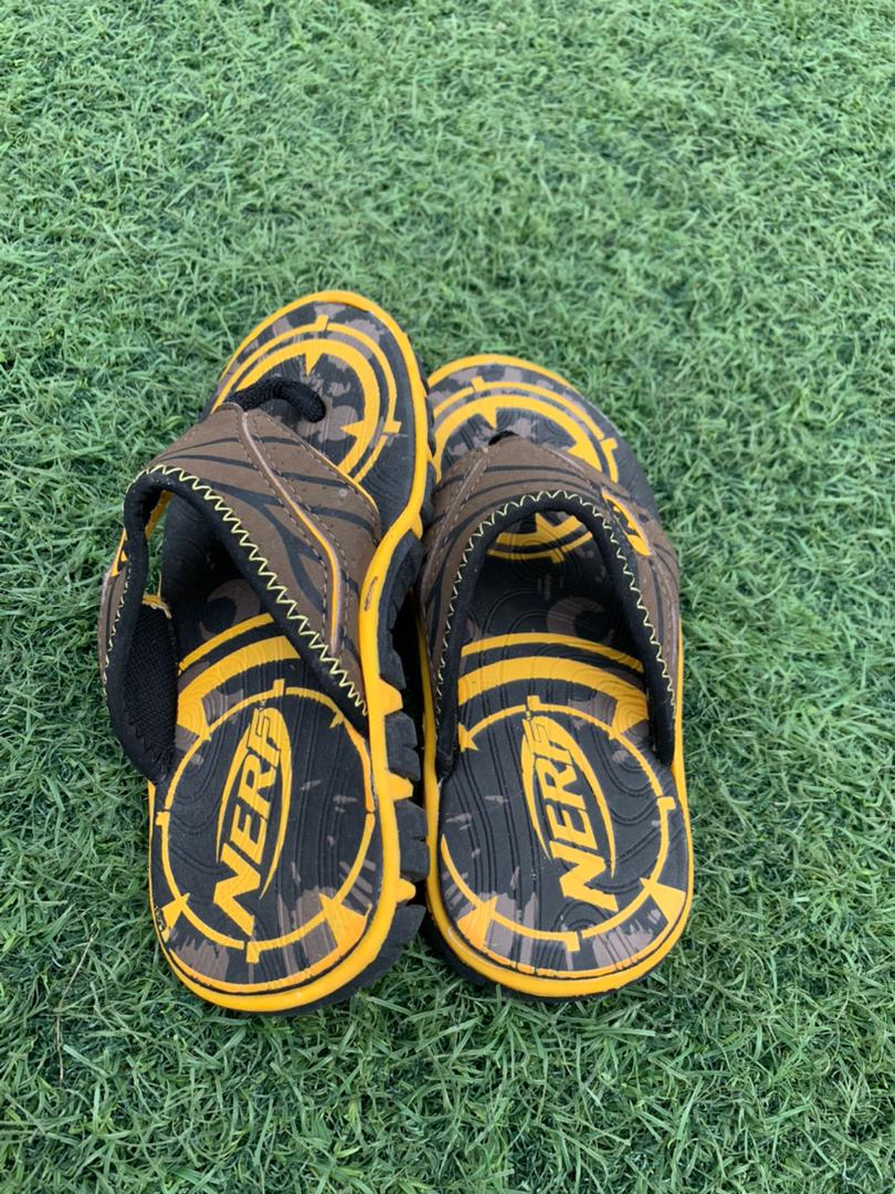 Nerf yellow and brown boy slippers size 11 child