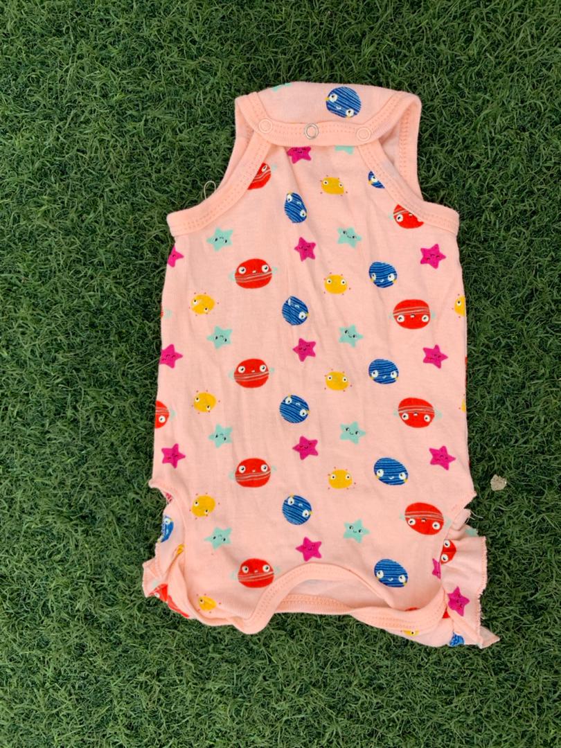 Stars and moon bodysuit size 0-6months