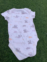 Load image into Gallery viewer, Tiny tattle teddy bodysuit size 0-6months
